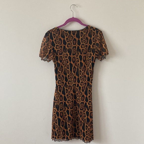 Pretty Little Thing Brown Leopard Print Exposed Stitch Detail Mesh Shift Dress - Picture 7 of 8